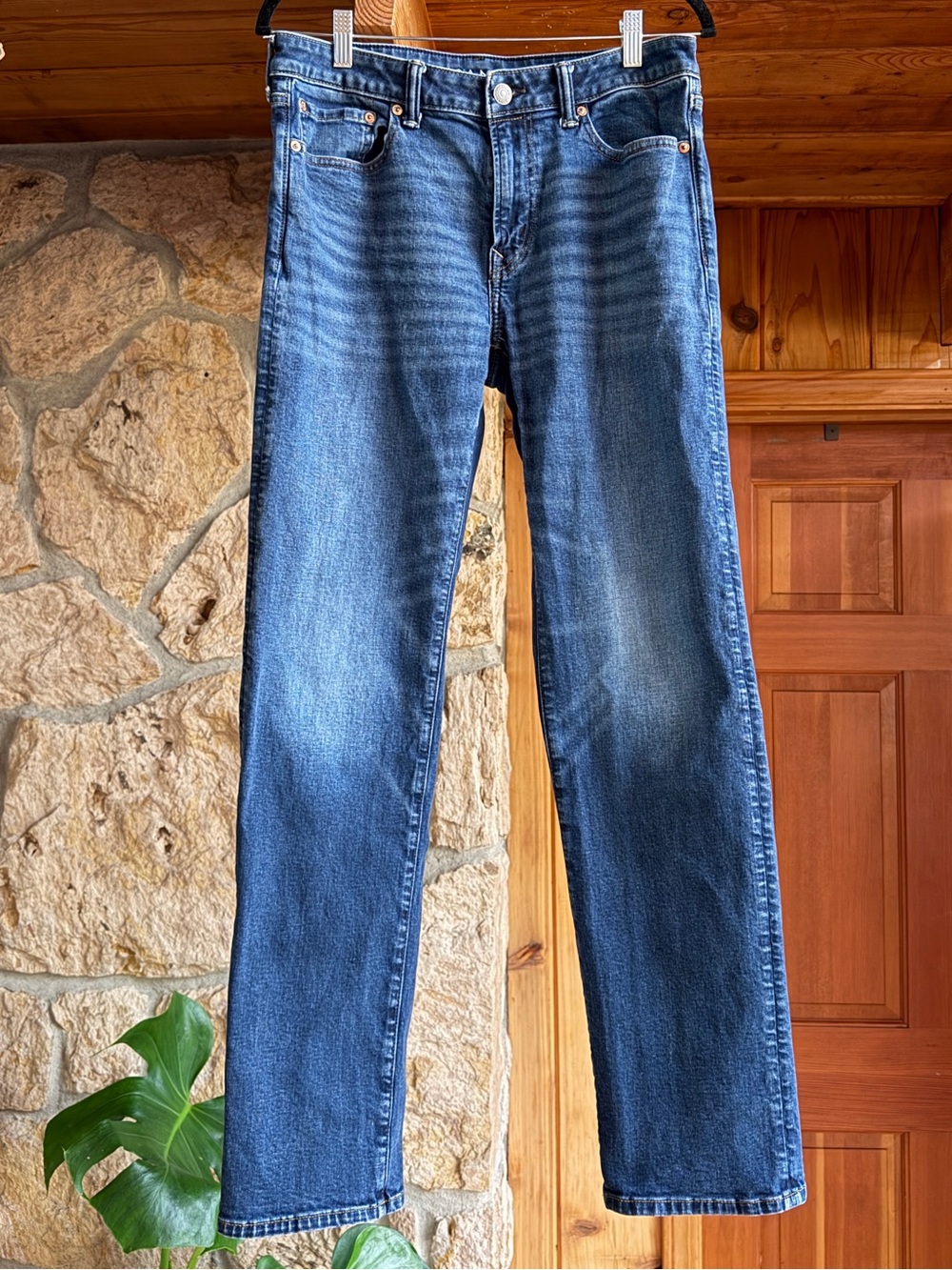 American Eagle Outfitters Men's Straight-Leg Jeans in Blue Wash 32x34